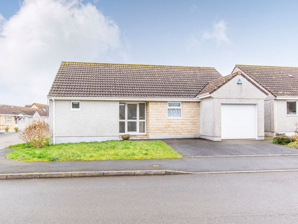 3 bed detached bungalow for sale in Moorland View, Liskeard PL14, £