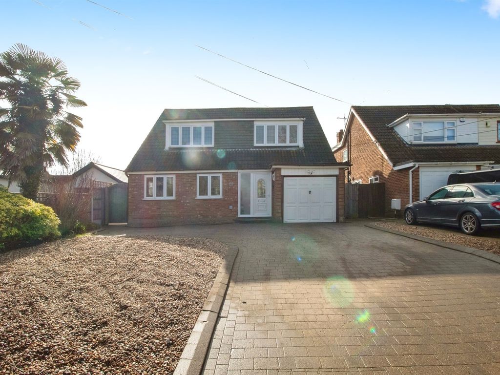6 bed detached house for sale in Lower Road, Hullbridge, Hockley SS5, £