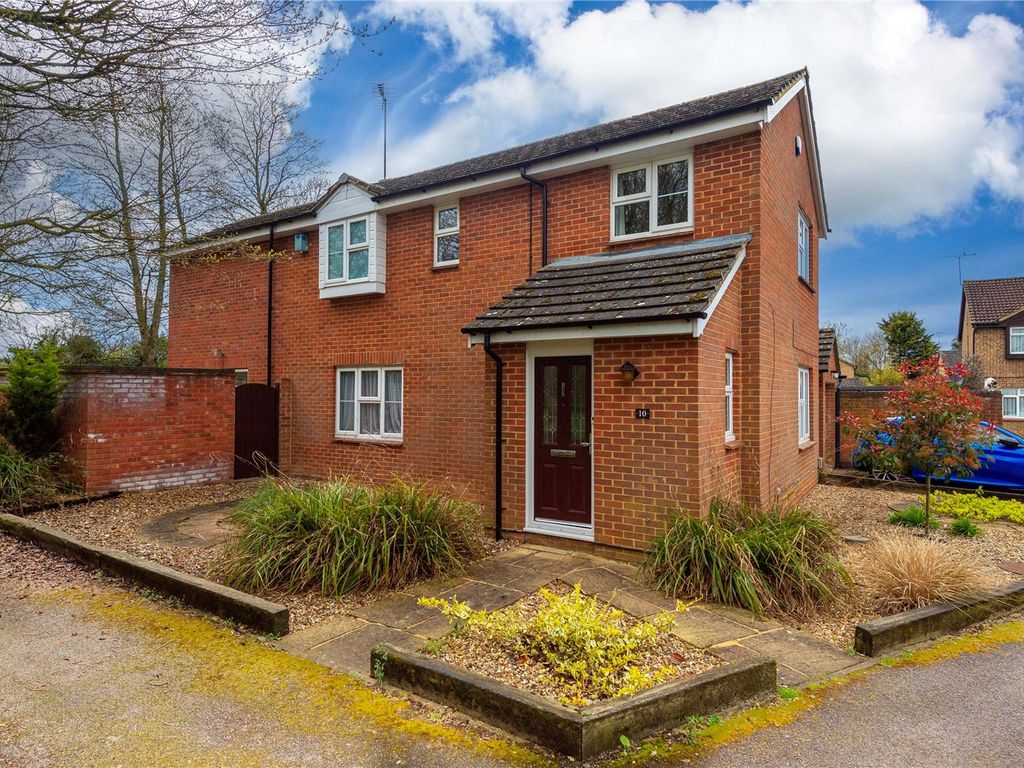 4 bed detached house for sale in Stubbs Close, Houghton Regis