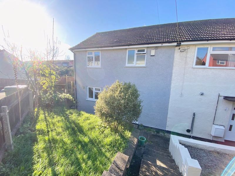 3 bed end terrace house for sale in Holtspur Avenue, Wooburn Green