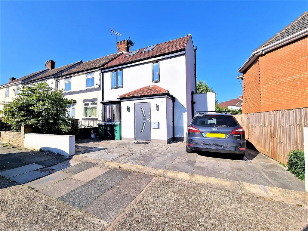 4 bed end terrace house for sale in Abbey Avenue, Wembley HA0 Zoopla