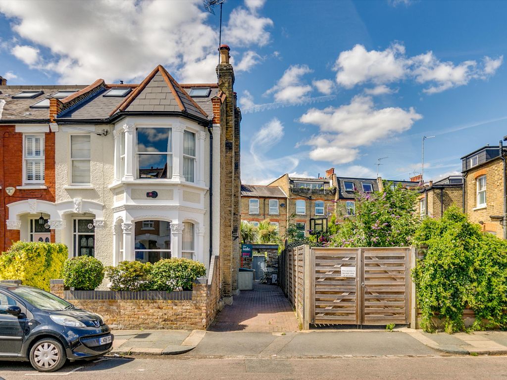 3 bed detached house to rent in Alexandra Road, Twickenham, Richmond