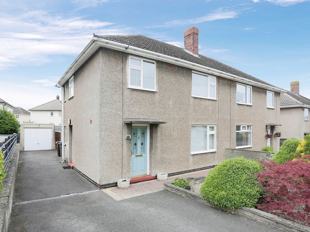 3 bed semidetached house for sale in Barker Crescent, Melton Mowbray