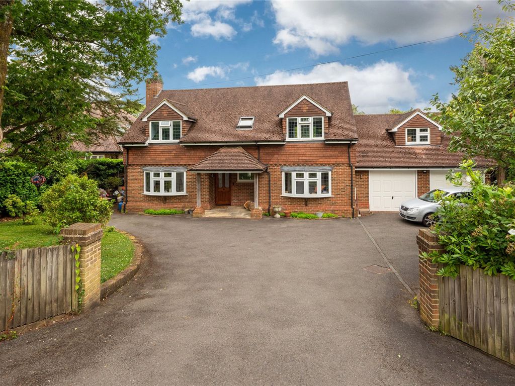 5 bed detached house for sale in Boxhill Road, Tadworth, Surrey KT20, £