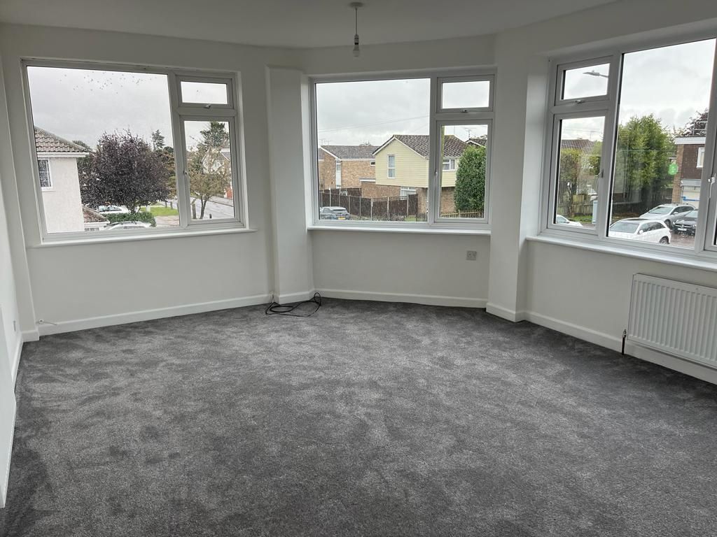 2 bed flat to rent in Furtherwick Road, Canvey Island SS8, £1,000 pcm