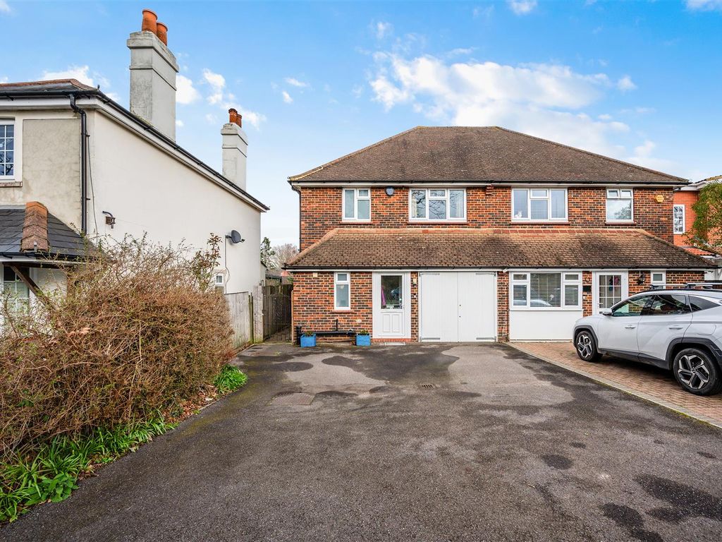 4 bed semidetached house for sale in Chessington Road, West Ewell