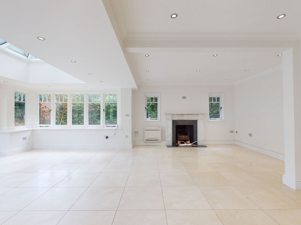 5 bed detached house to rent in Fulmer Rise, Fulmer, Slough SL3 Zoopla