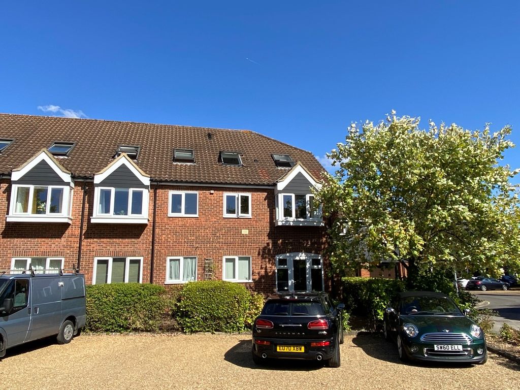 2 bed flat for sale in The Meadows, Sawbridgeworth CM21 Zoopla