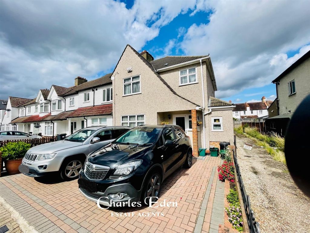 3 bed end terrace house for sale in Ashleigh Road, London SE20, £