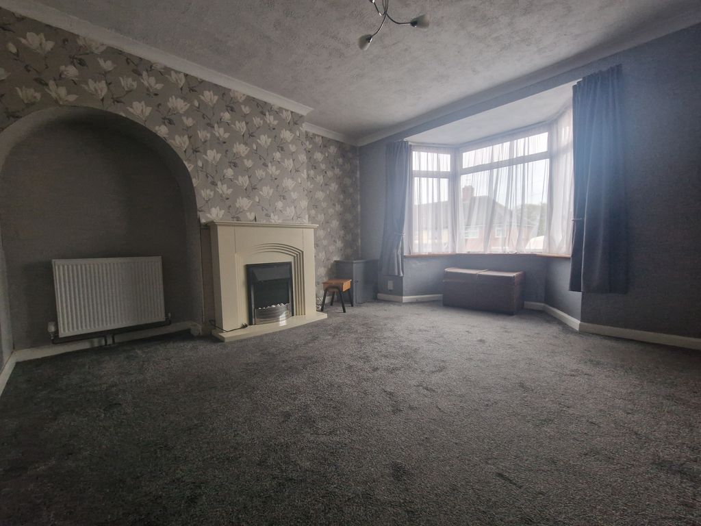 3 bed property to rent in Astbury Avenue, Bearwood, Smethwick B67, £