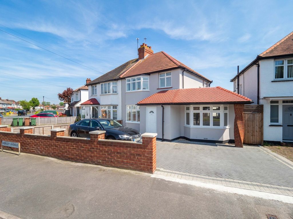 4 bed semidetached house for sale in Henley Avenue, Cheam, Sutton SM3