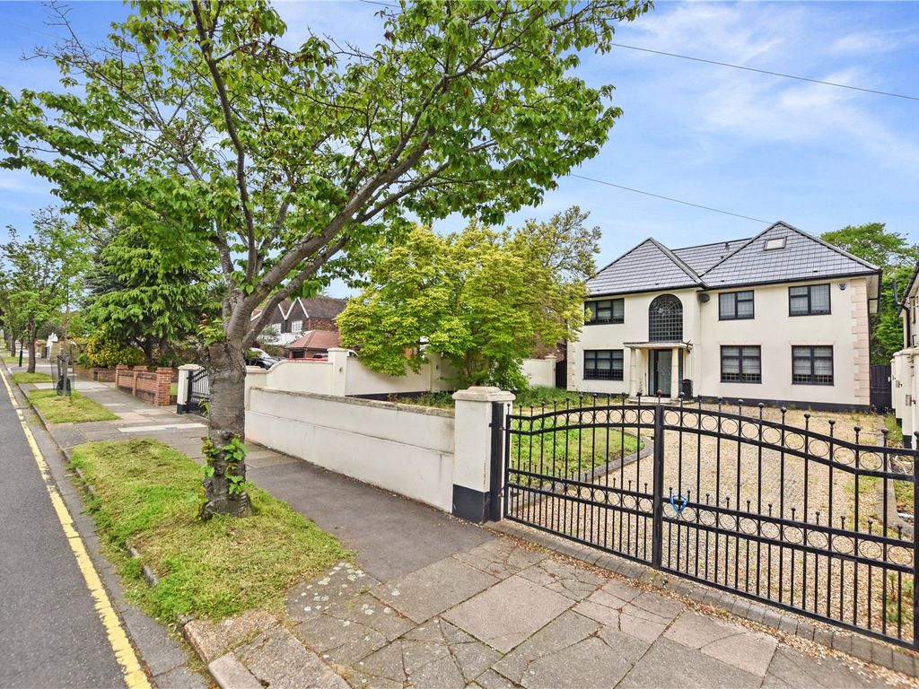 5 bed detached house for sale in Parkwood Road, Bexley Village, Kent