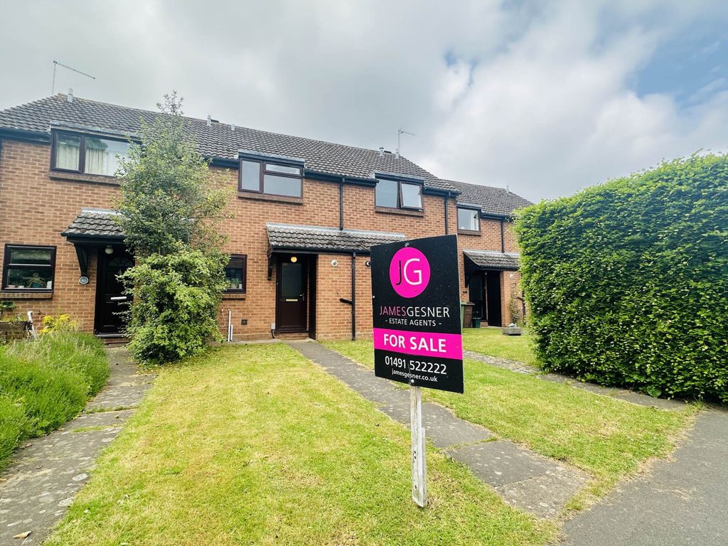2 bed terraced house for sale in St. Road, Wallingford OX10, £