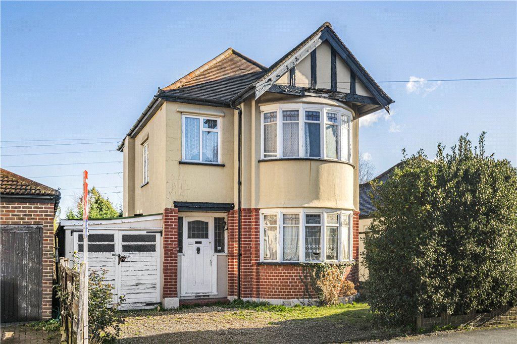 3 bed detached house for sale in Hollies Avenue, West Byfleet, Surrey