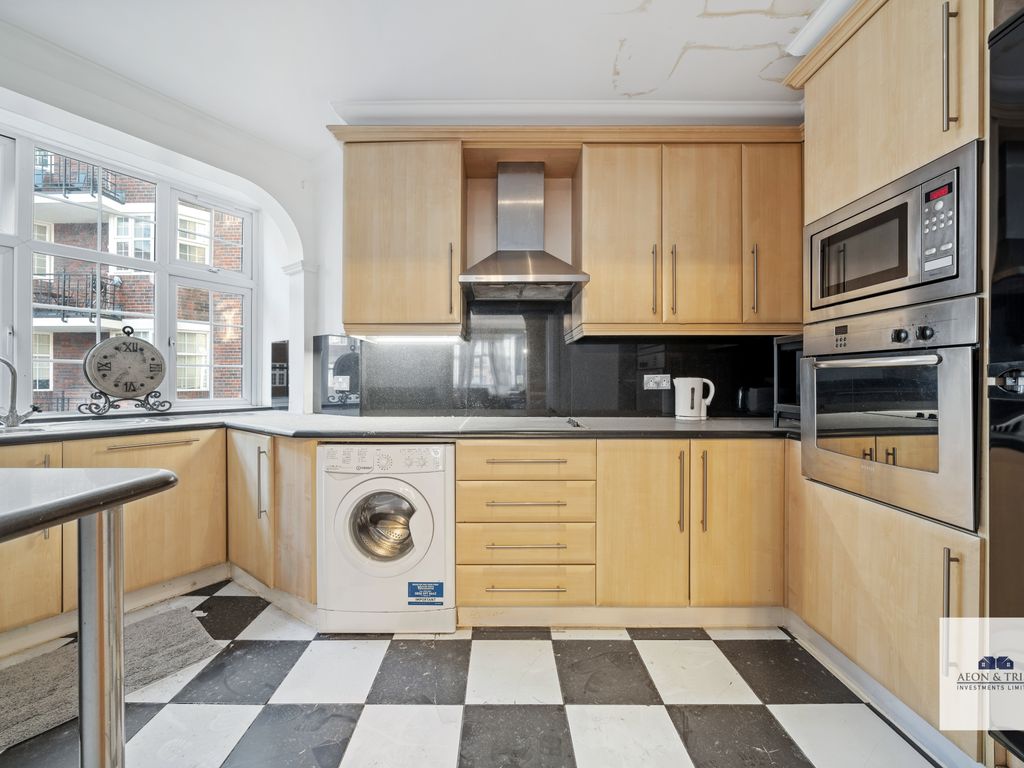 Brompton Road, Brompton Road, Princess Gate Court SW3,