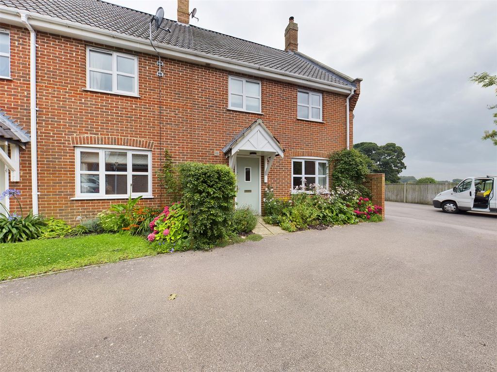 3 bed end terrace house for sale in Emerys Close, Northrepps, Cromer