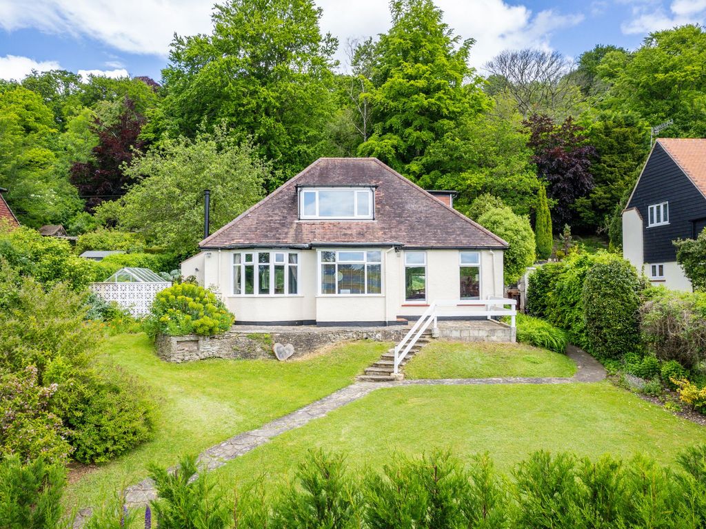 4 bed detached house for sale in Stuart Road, Warlingham CR6, £825,000