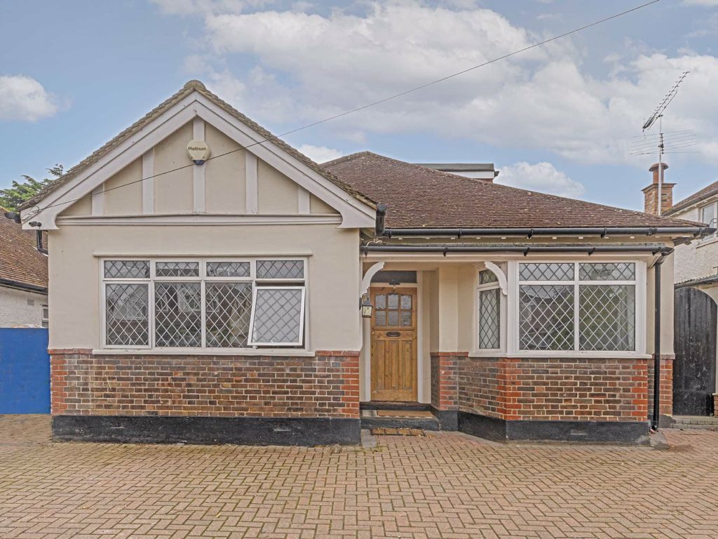5 bed bungalow for sale in Darby Crescent, SunburyOnThames TW16 Zoopla