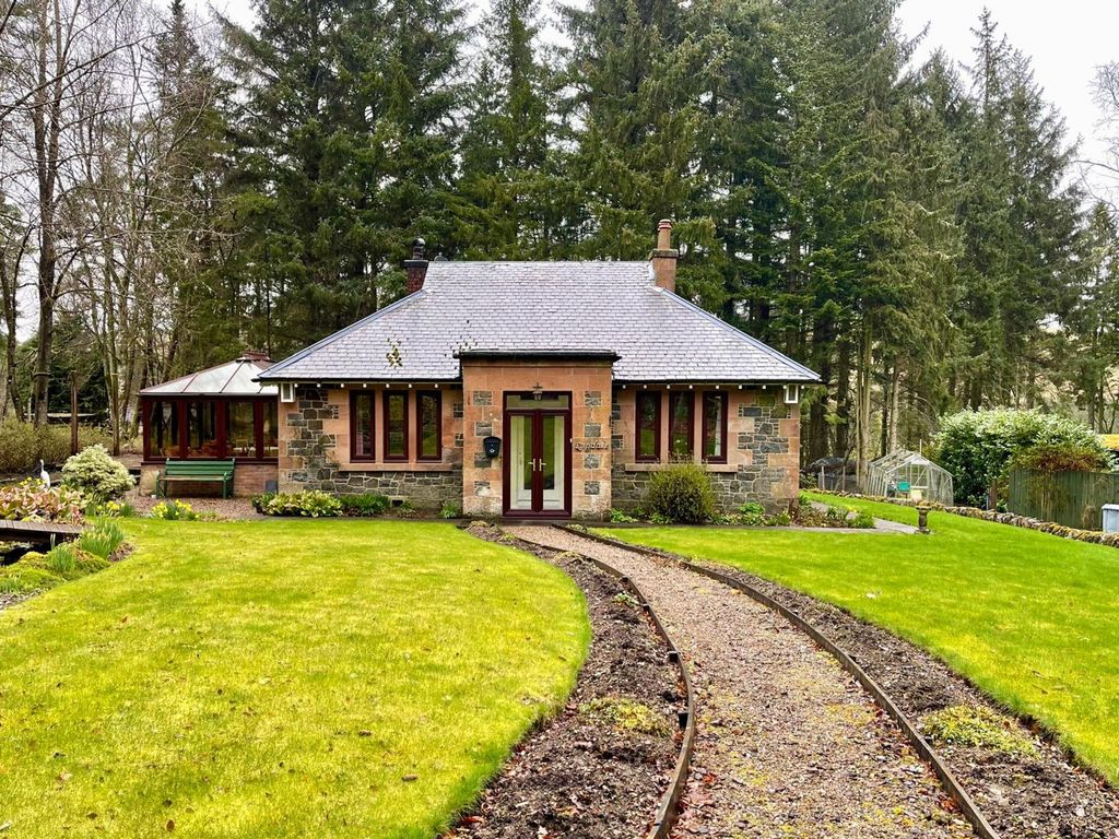 2 bed detached house for sale in Abington, Biggar ML12, £260,000 Zoopla