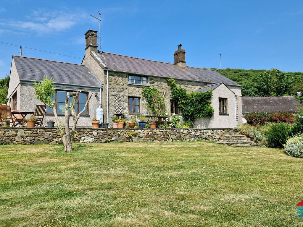 3 bed detached house for sale in Sarn, Pwllheli LL53, £350,000 Zoopla