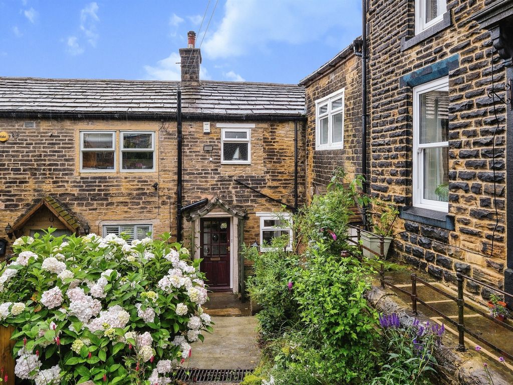 3 bed cottage for sale in Henley View, Rawdon, Leeds LS19, £235,000