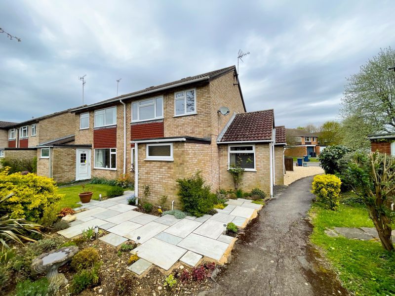 3 bed semidetached house for sale in Greenside, Prestwood, Great