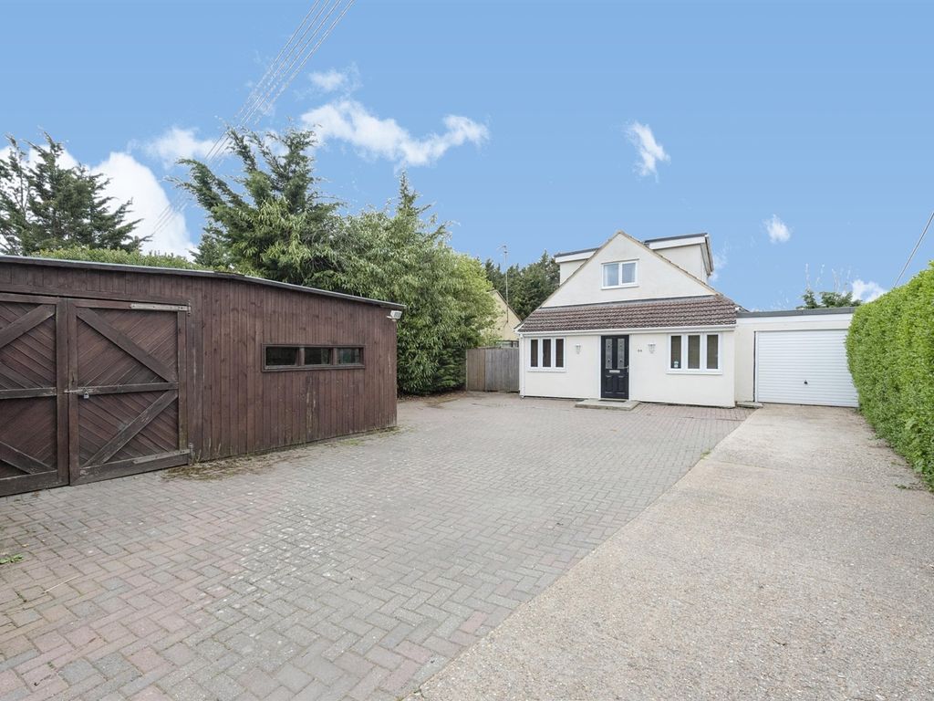 4 bed bungalow for sale in Turnpike Road, Red Lodge, Bury St. Edmunds