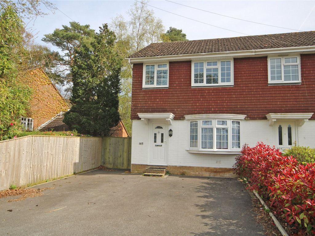 3 bed end terrace house for sale in Ringwood Road, Walkford