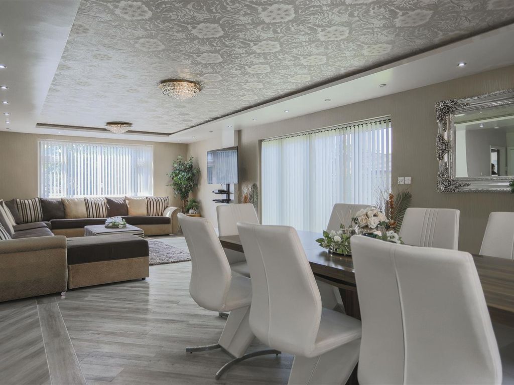 6 bed detached house for sale in Highfield Avenue, Burnley BB10 Zoopla