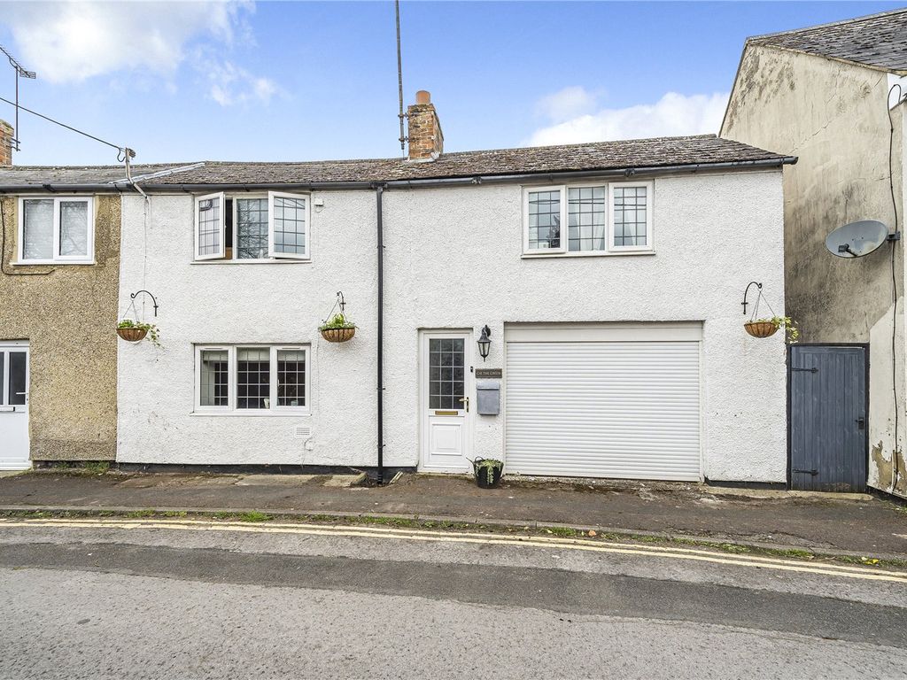3 bed semidetached house for sale in The Green, Highworth, Swindon, Wiltshire SN6, £385,000