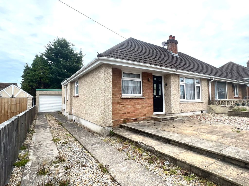 2 bed semidetached bungalow for sale in North Road, Loughor, Swansea
