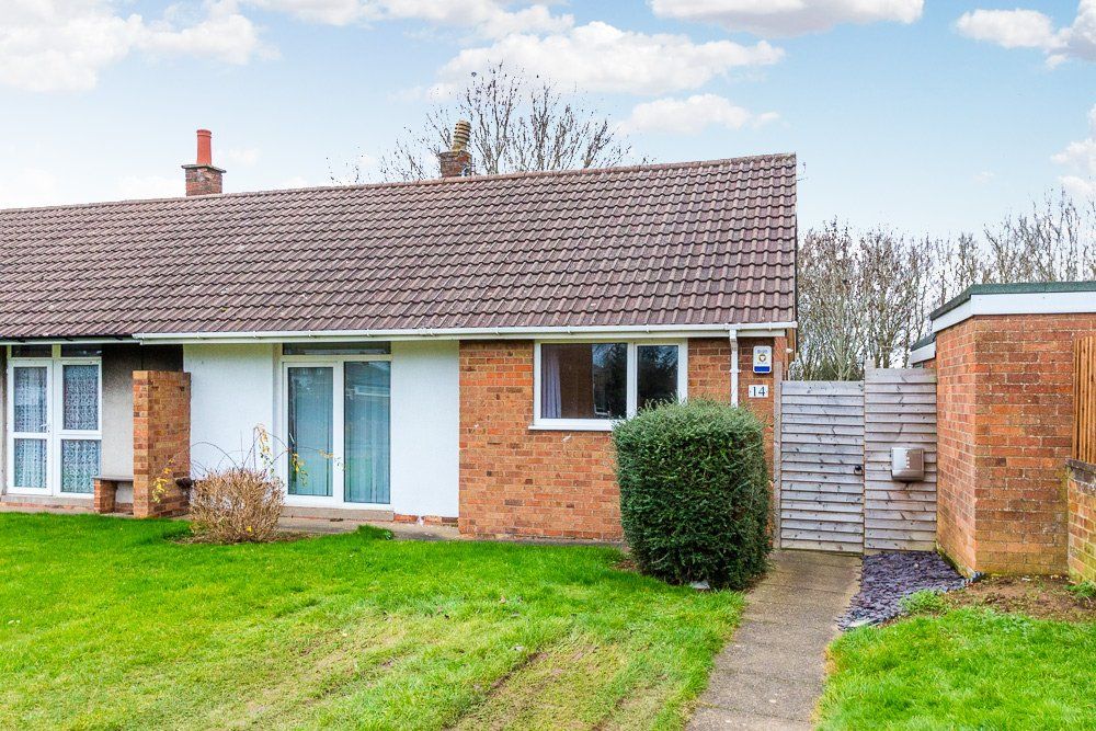 2 bed semidetached bungalow for sale in Elizabeth Way, Higham Ferrers