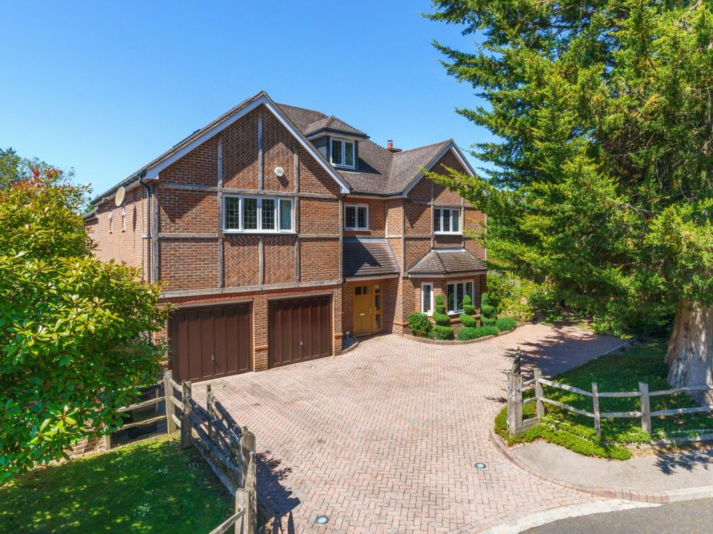 Templemead, Gerrards Cross, Buckinghamshire SL9  
