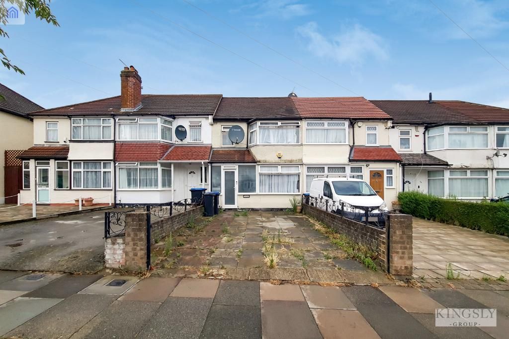 3 bed property for sale in Crest Drive, Enfield, London EN3 Zoopla