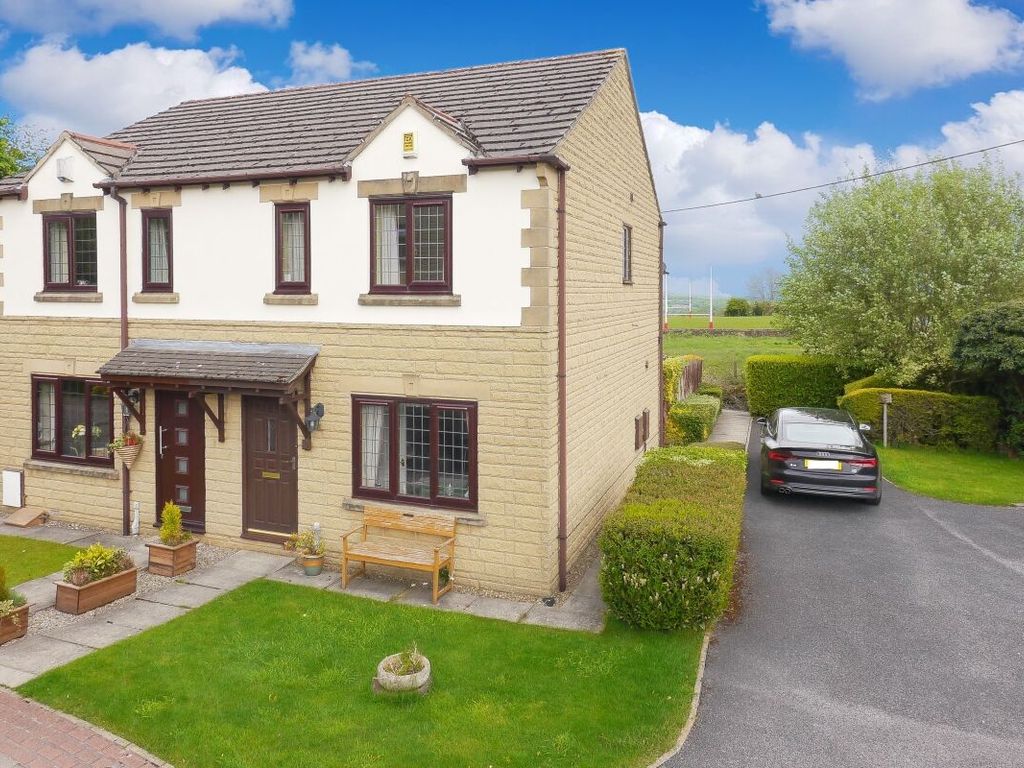 3 bed property for sale in Moorland Avenue, Baildon, Shipley BD17 Zoopla