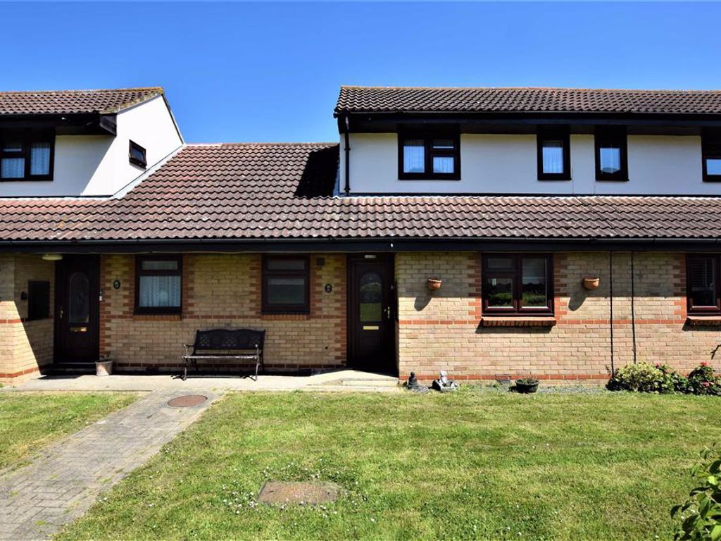 2 bed terraced house for sale in Brackendale Court, Basildon, Essex