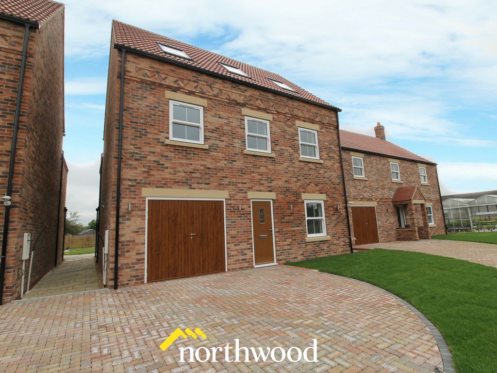 New home, 5 bed detached house for sale in Mill Stream View, Mill Lane