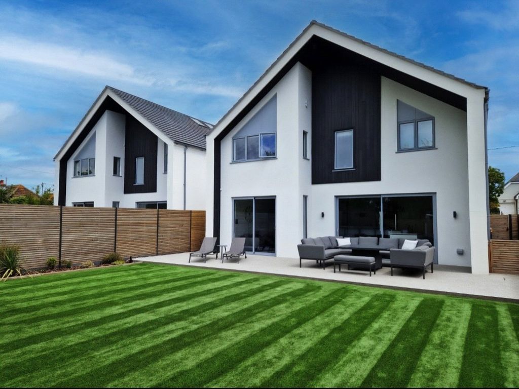 4 bed detached house for sale in Coast Drive, Greatstone, New Romney