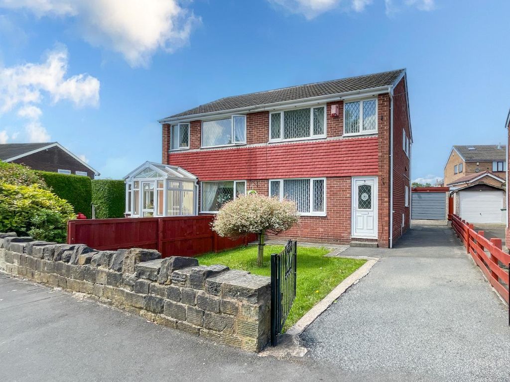 3 bed semidetached house for sale in Princess Road, Chickenley