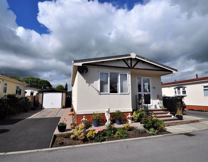 2 bed mobile/park home for sale in The Meadow, Mount Pleasant