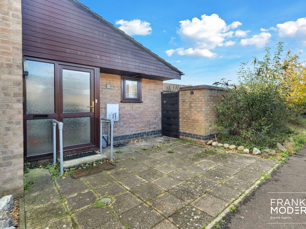 4 bed semi-detached bungalow for sale in Finchfield, Peterborough PE1