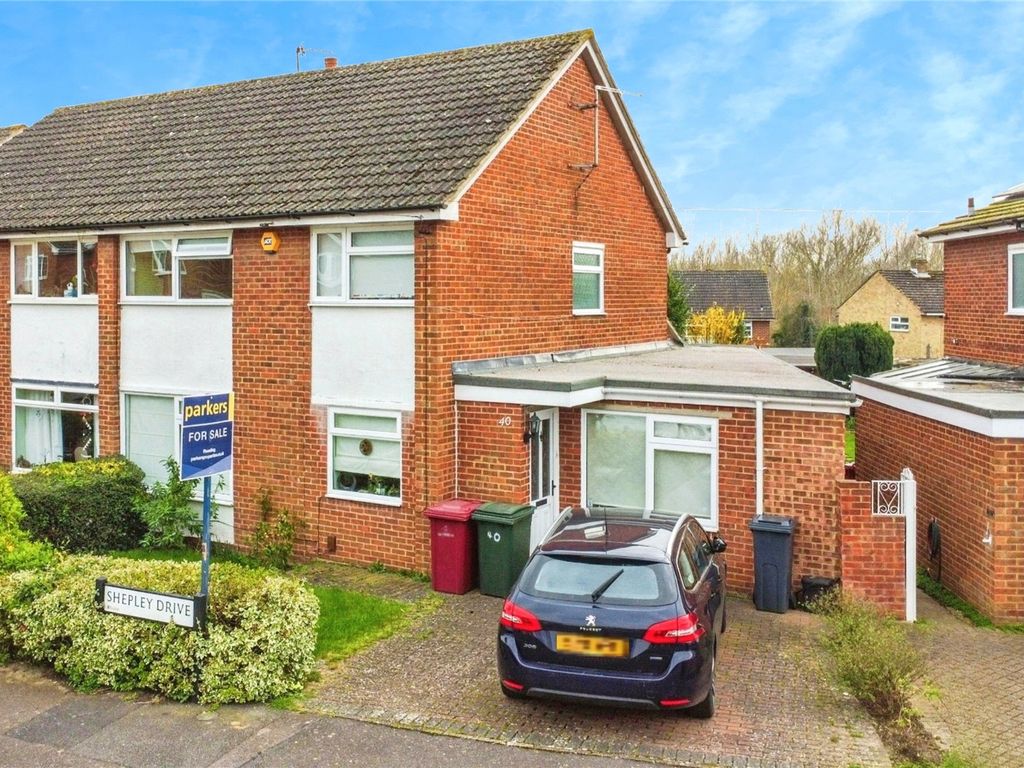4 bed semidetached house for sale in Shepley Drive, Reading, Berkshire