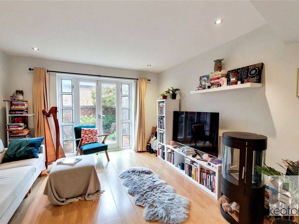 2 bed terraced house to rent in Gloucester Square, Bethnal Green, London E2 Zoopla