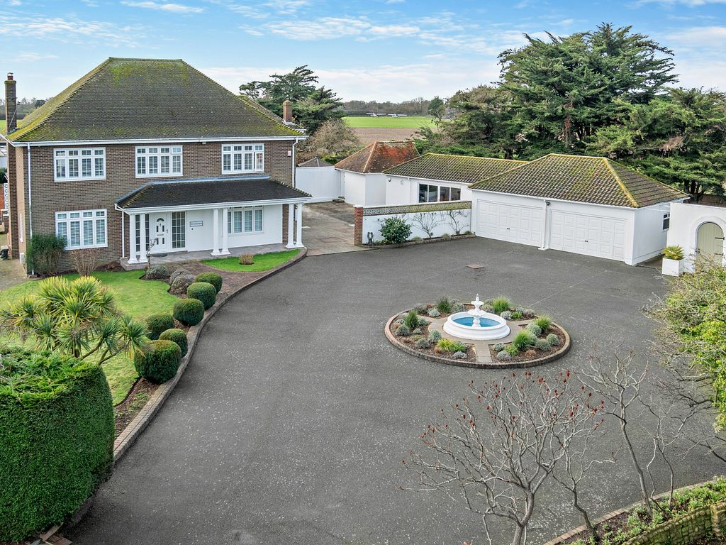 5 bed detached house for sale in Cherry Tree Avenue, ClactonOnSea
