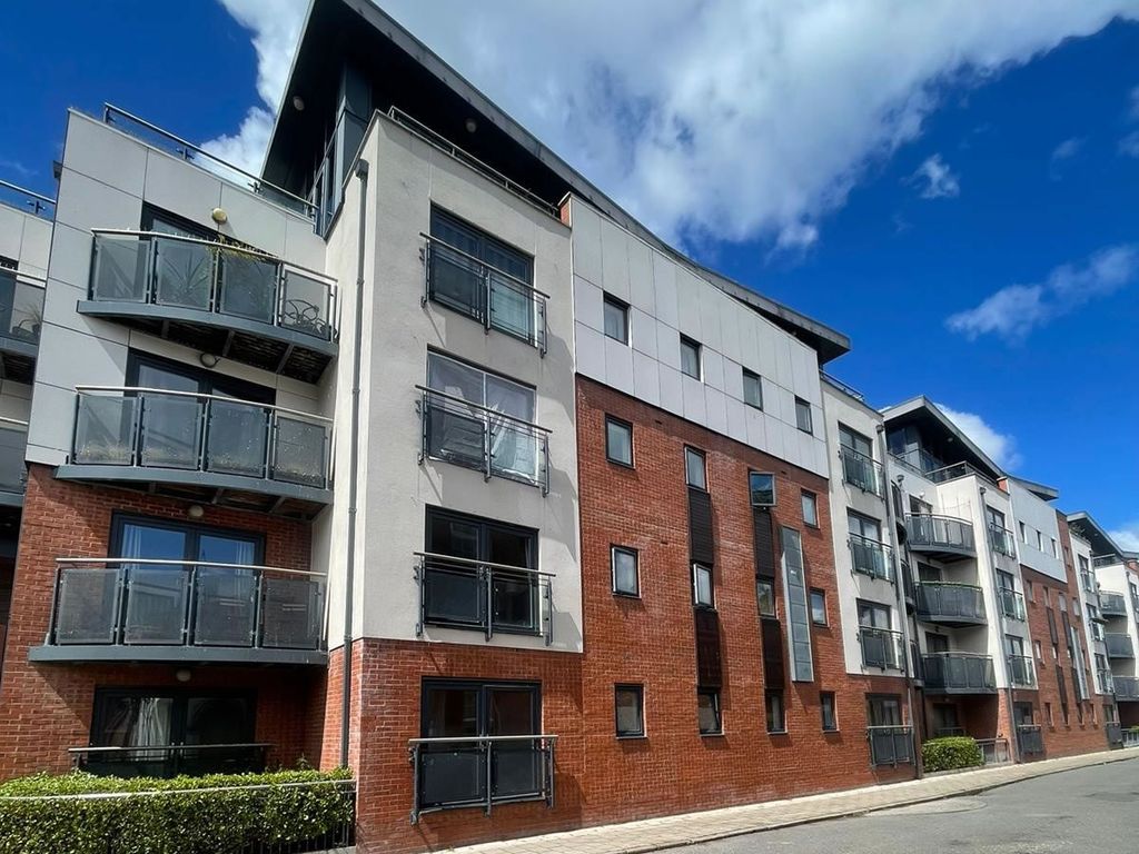 2 bed flat for sale in The Quarter, Egerton Street, Chester, Cheshire West And Chester CH1, £