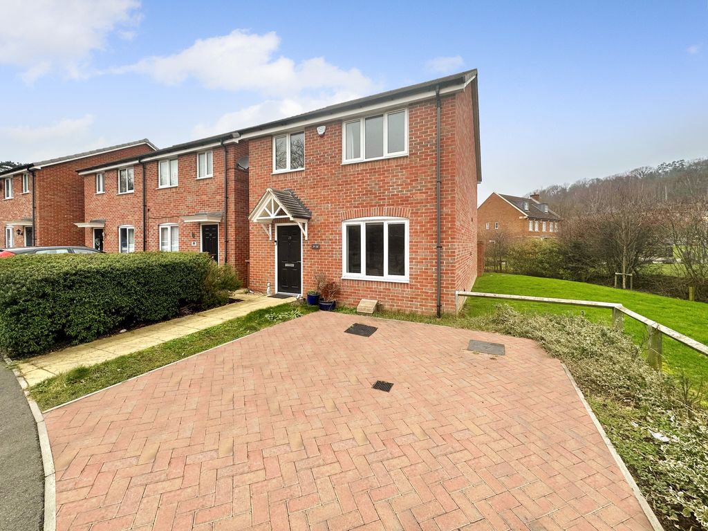 4 bed detached house for sale in Moat Lane, Upnor, Kent. ME2 Zoopla