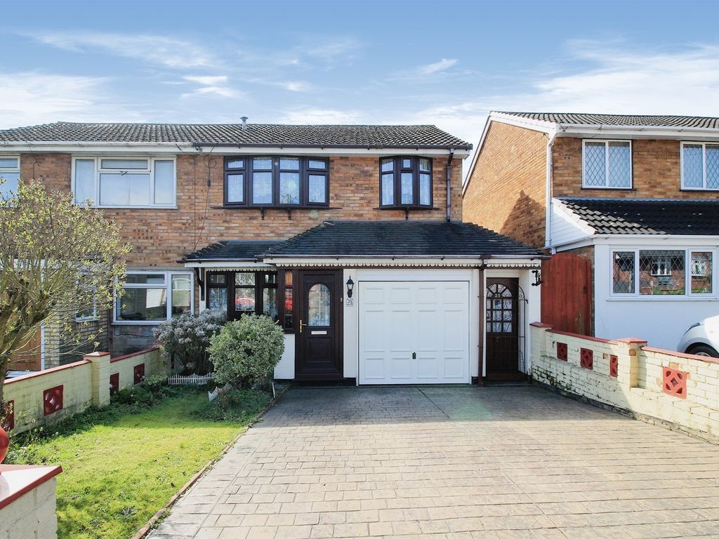 3 bed semidetached house for sale in Leamington Close, Cannock WS11