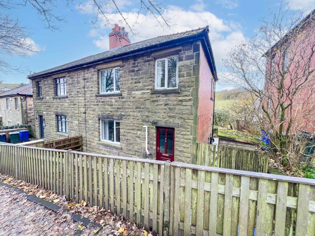 3 bed semidetached house for sale in Booth Road, Stacksteads, Bacup