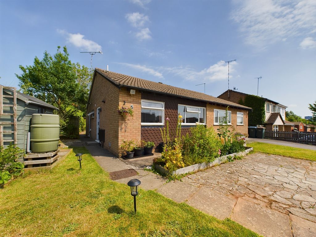2 bed semidetached bungalow for sale in Rushmoor Drive, Chapelfields