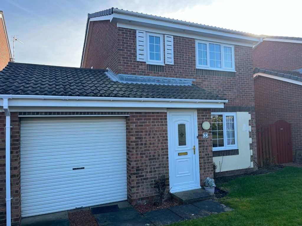 3 bed property to rent in Axbridge Close, Stakeford, Choppington NE62